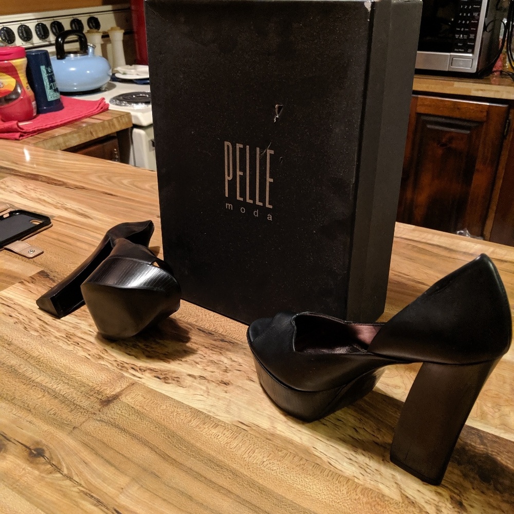 Shoes - Picture 2 of 4